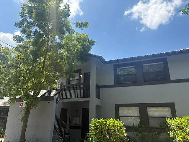 11524 NW 45th St — Photo 2