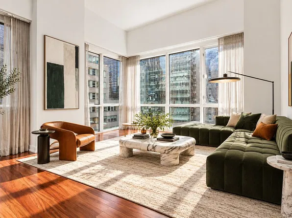 60 E 55th St APT 20A, New York, NY 10022