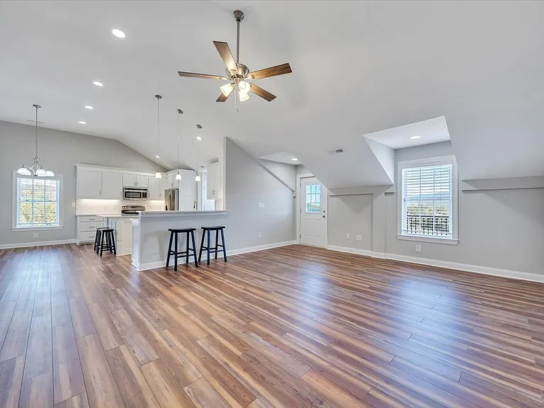 1180 Longfield Rd — Photo 44