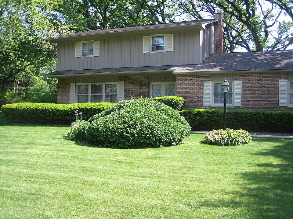 Two story colonial on 1/2 ac