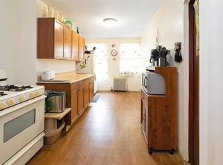 863 Grand St APT 3L, Brooklyn, NY 11211