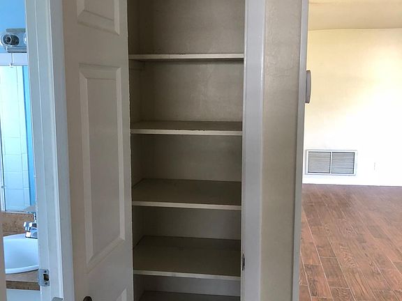 3rd image of 5153 Pineland Ave