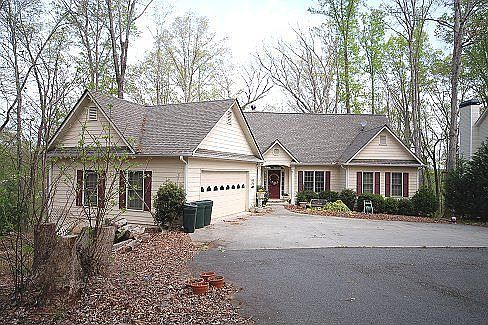 Front with 3000 ft Drive