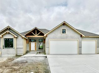 9183 N Chestnut Ave, Kansas City, MO 64156