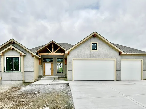 9183 N Chestnut Ave, Kansas City, MO 64156