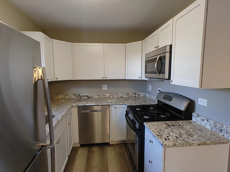 52 Beacon Ave — Photo 9