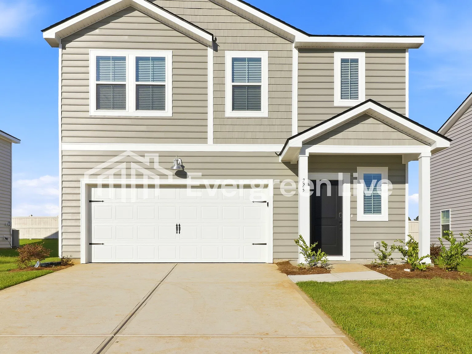 4 bed, 2.5 bath, 1825 sqft, $1,705 — Photo 1