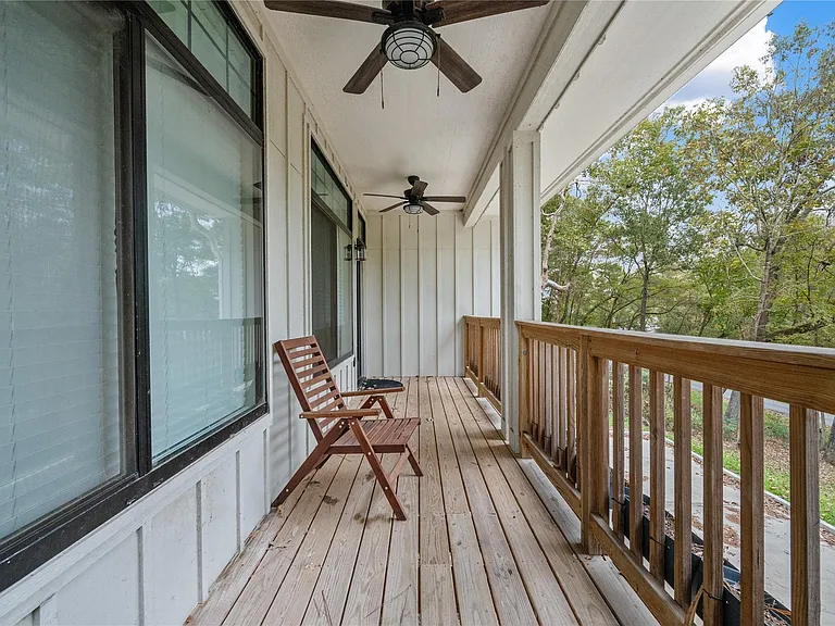 71 White Oak St — Photo 5