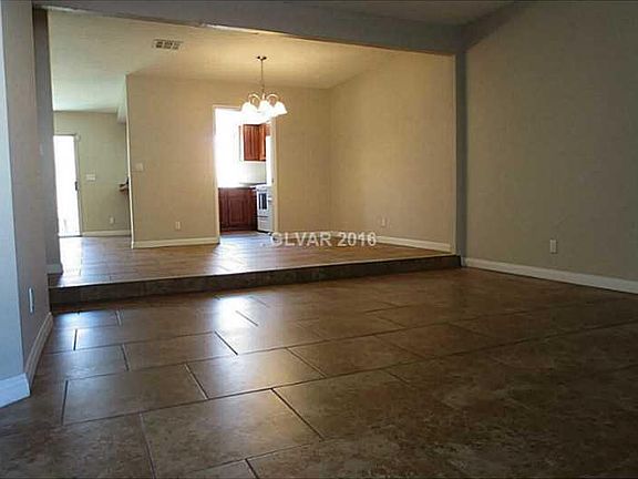 3rd image of 3432 Townhouse Dr