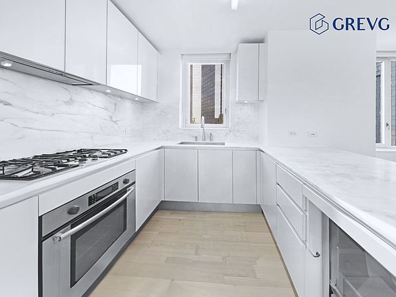 3rd image of 322 W 57th St APT 55K