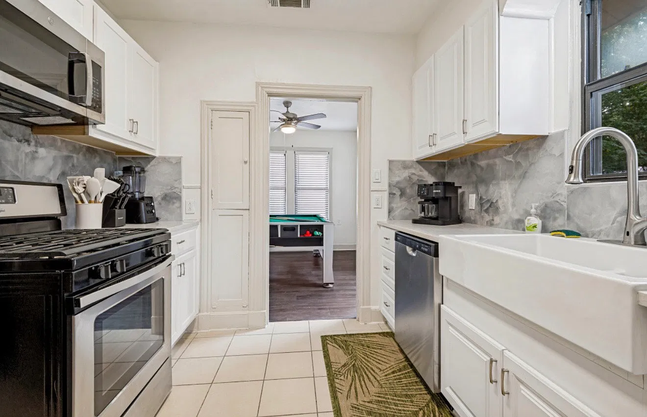 3 bed, 1218 sqft, $2,500 — Photo 4