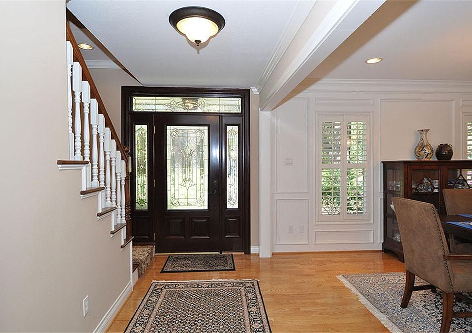 1st image of 12 Shorelake Dr