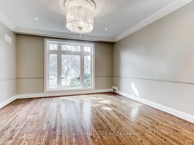 109 Mona Dr — Photo 5