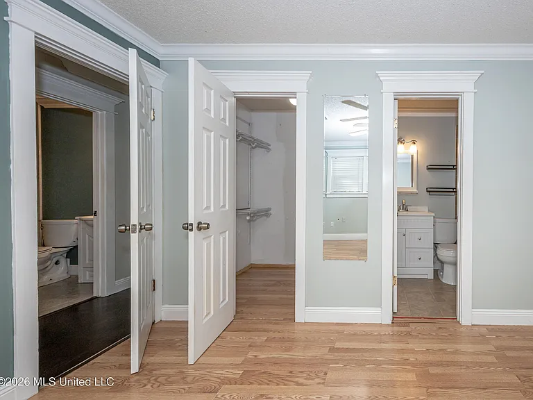 20608 Scarborough Rd — Photo 36