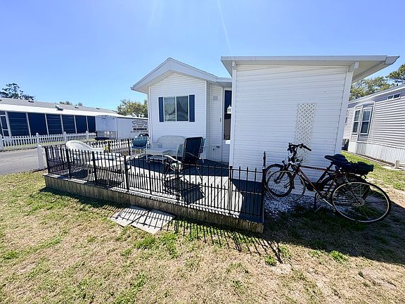 3rd image of 7125 Fruitville Rd #1831