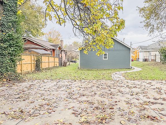 3rd image of 2411 Washington Ave #C