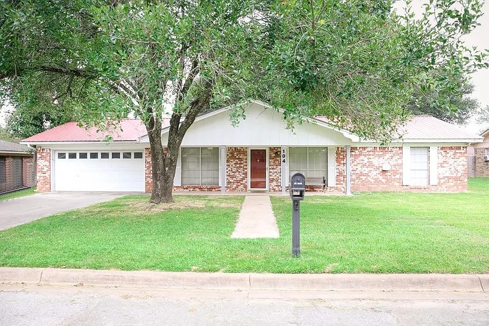 1st image of 104 Wynnwood Dr