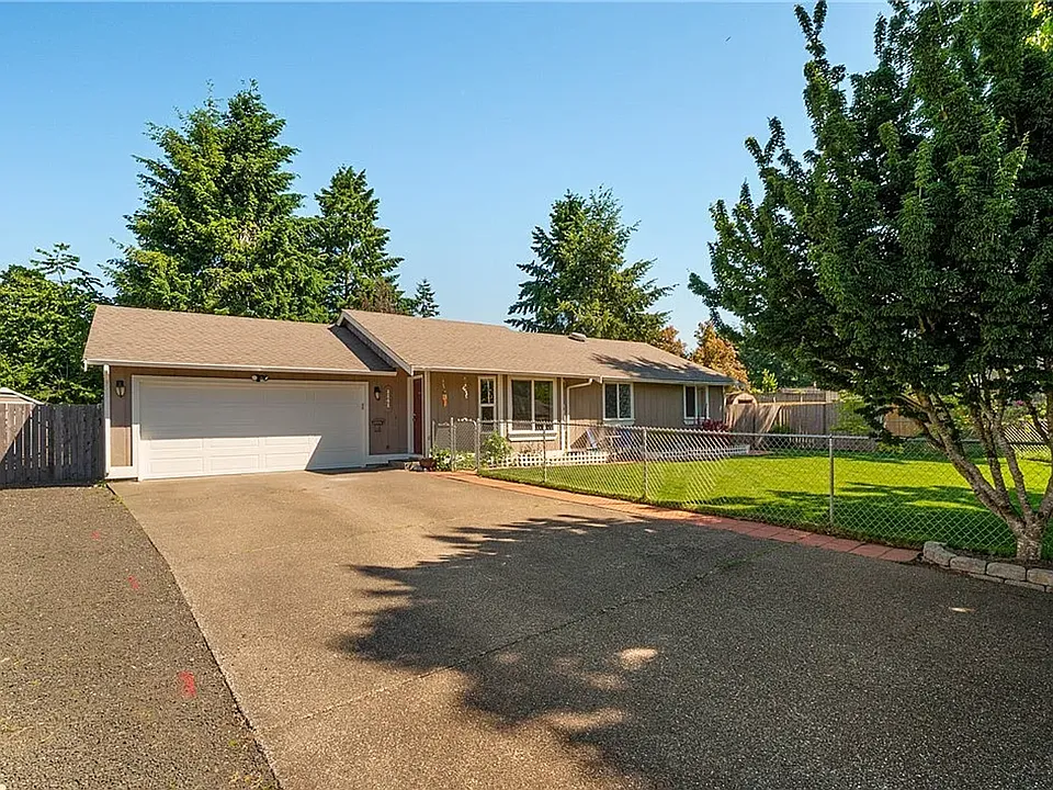 1141 Pinedrop Loop SE