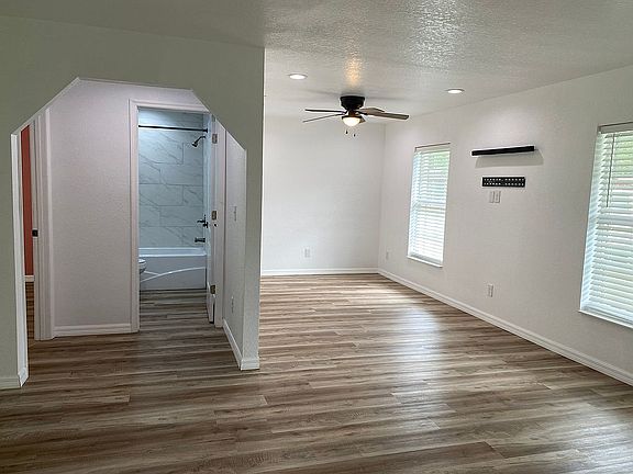 5th image of 4333 NE 22nd Ct