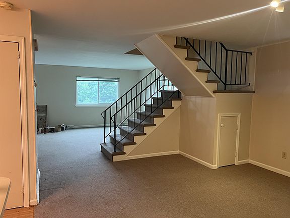 4th image of 1733 Elbert Dr