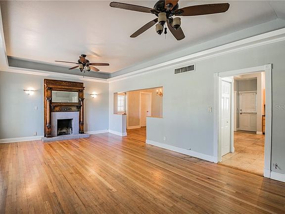 3rd image of 6317 Selborne Ave