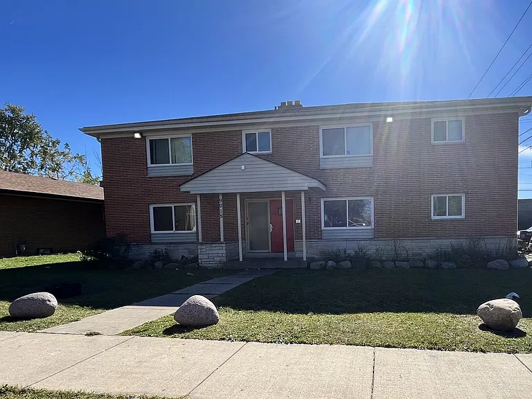 9015 W Thurston Ave — Photo 2