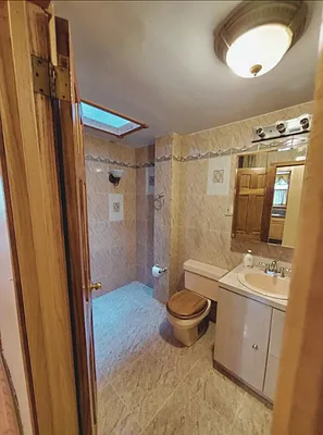 Sold by Remax Real Estate Professionals | media 19