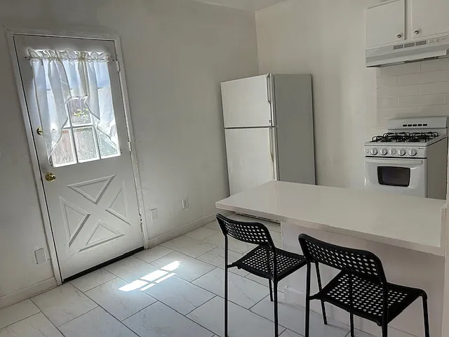15340 Hart St #3 — Photo 16