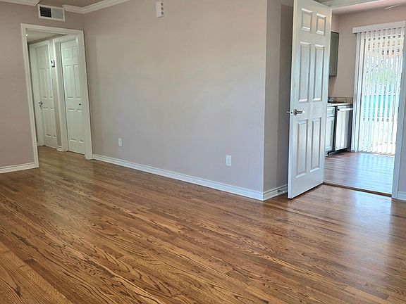 3rd image of 226 Antrim Dr