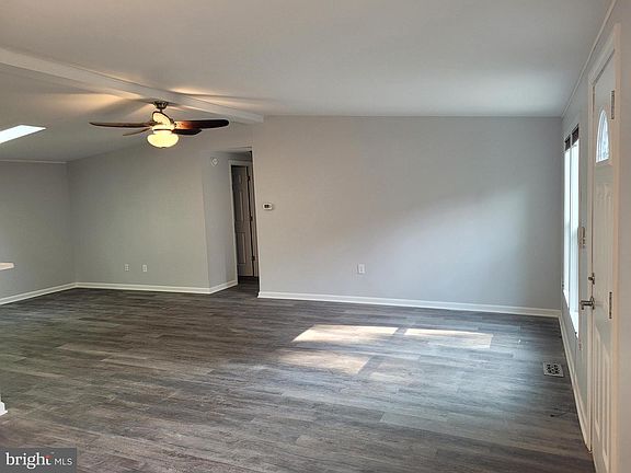 5th image of 821A Liberty Dr