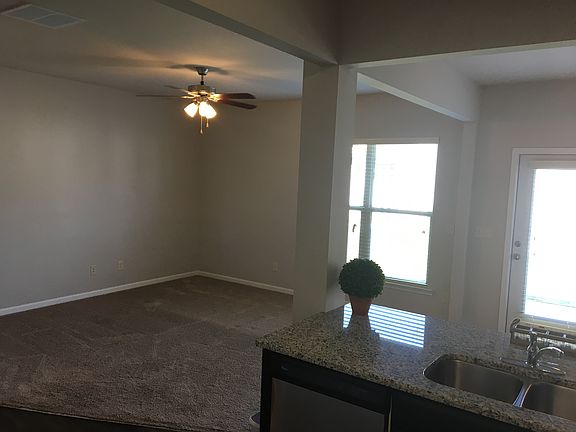 5th image of 135 Highland Pointe Cir E