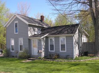 185 Station St, Constantine, MI 49042