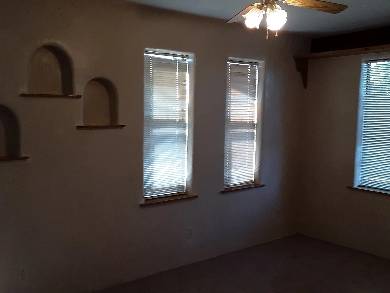 La Posta Pl, Taos — Photo 4