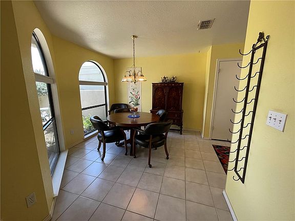 3rd image of 133 Santa Fe Dr