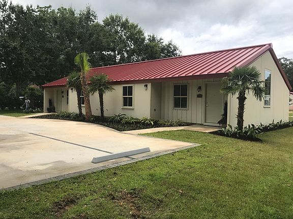 Front entrance / Parking