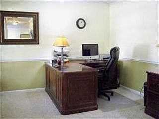 5th image of 410 Robin Hill Dr