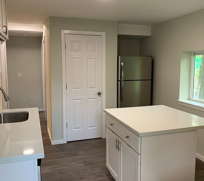 1st image of 2605 T St APT 1A