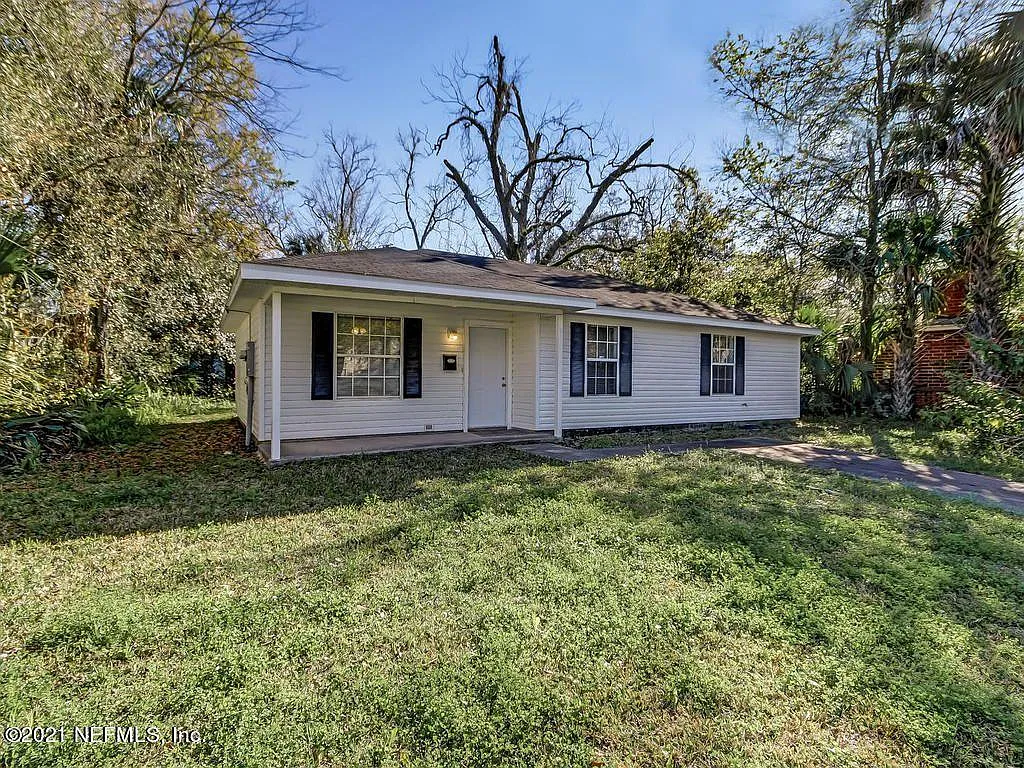 3 bed, 1099 sqft, $1,350 — Photo 1