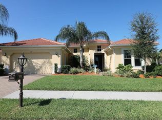 102 Avalini Way, Nokomis, FL 34275
