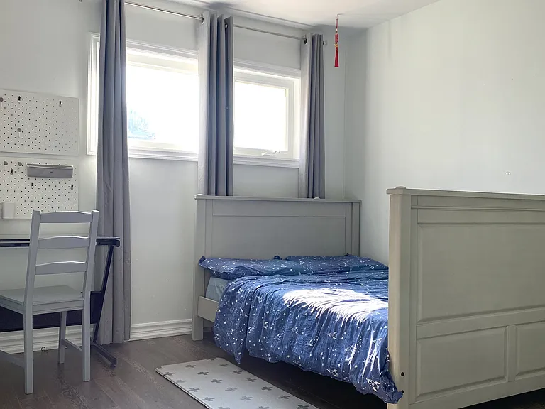 59 Elizabeth Cres S — Photo 9