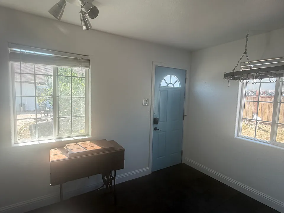 124 Cedar Ln