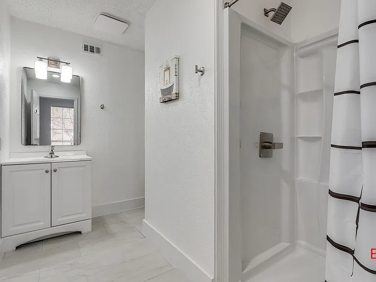 Shared Bathroom A (Downstairs)