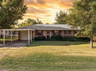 724 E Main St, Pilot Point, TX 76258