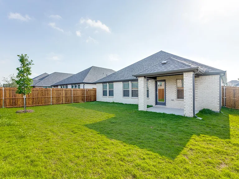 4908 Pebblewood Dr — Photo 25