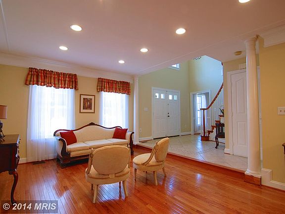 4th image of 17503 Applewood Ln