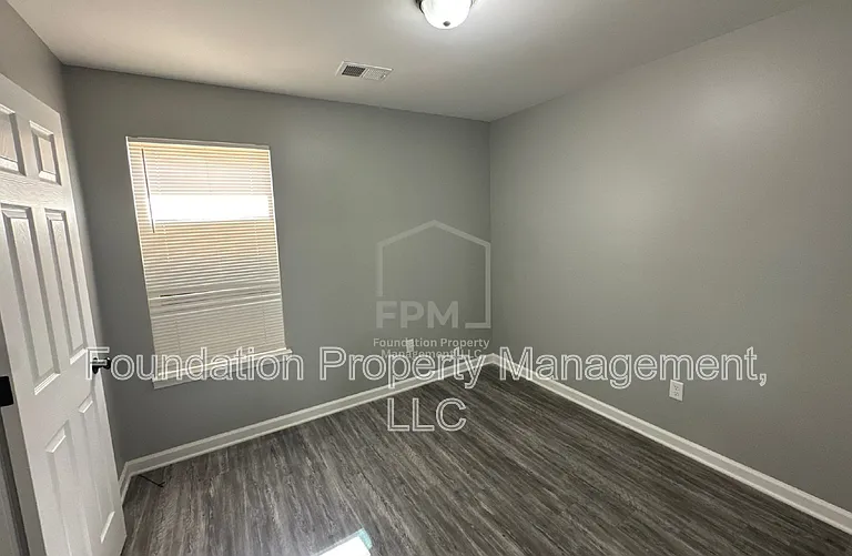 605 Howard Dr — Photo 11