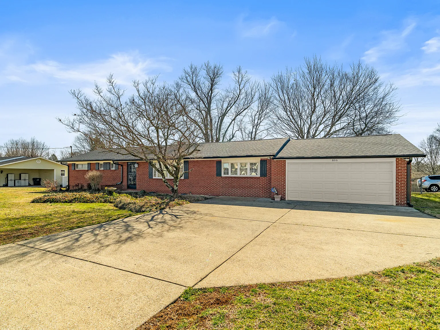 3 bed, 2.5 bath, 2105 sqft, $2,650 — Photo 4