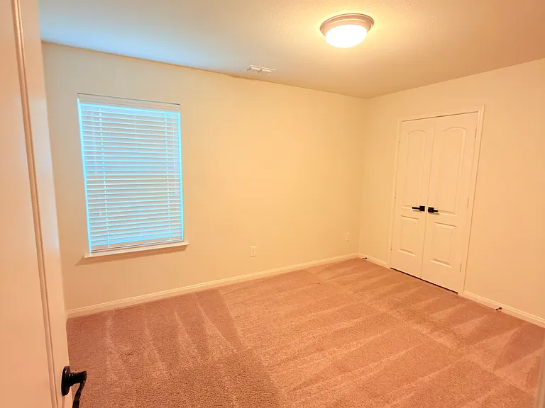 433 Winchester Dr — Photo 12