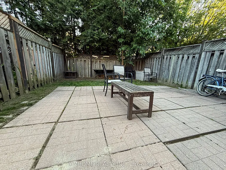 20 Craddock St — Photo 21