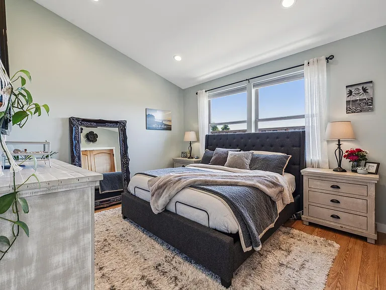456 Grand Blvd — Photo 11